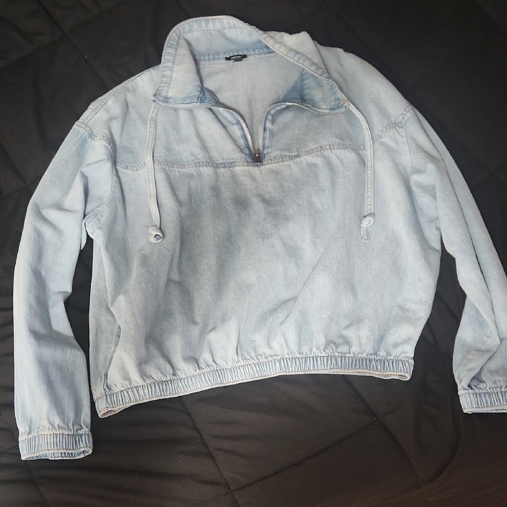 Express Light Blue Cropped Quarter-Zip Pullover. Size Large.